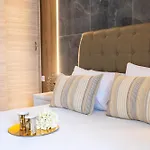Hotel12 *