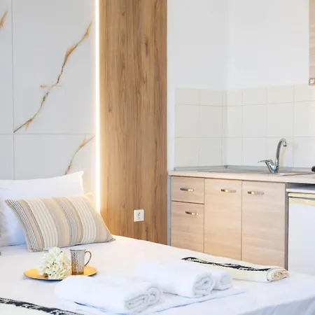 Apartman Hotel12 *